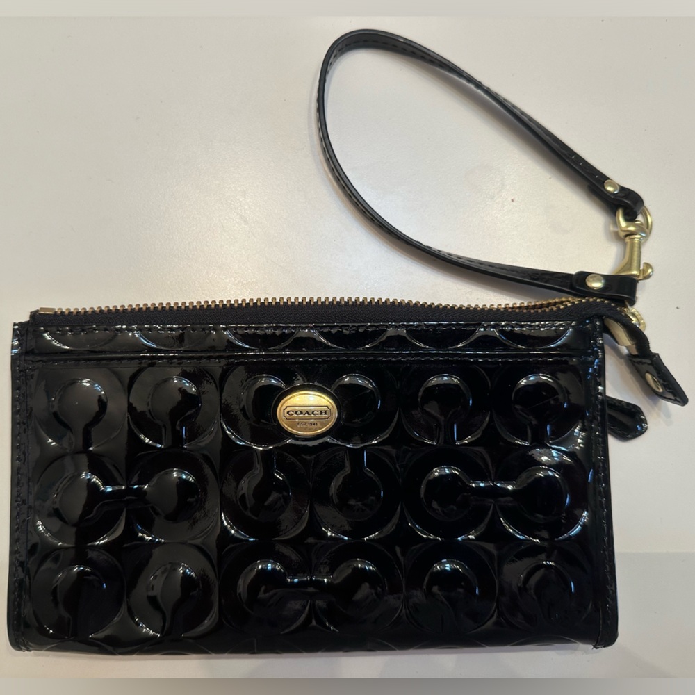 Authentic Coach Patent Leather Wristlet Wallet